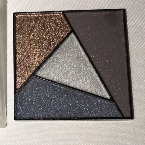 Mary Kay Other - 💥VERY RARE💥 NIB Mary Kay METRO MODERN eye color Quad Pallet